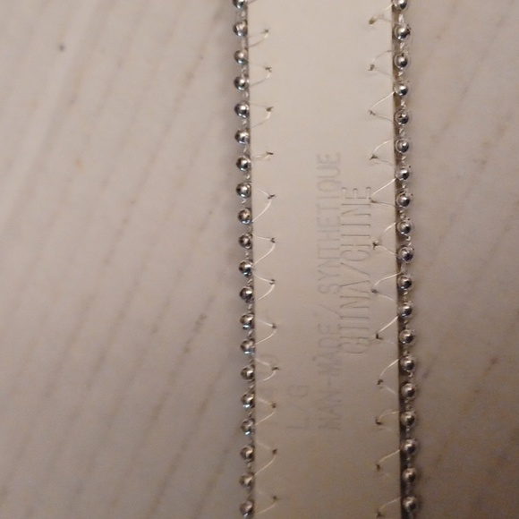$4 Add-on Silver & White Sparkly Belt - Size Large (Youth) - Picture 5 of 6